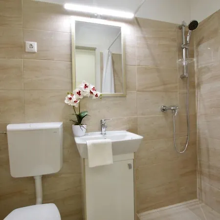 St. King 11 * בודפשט